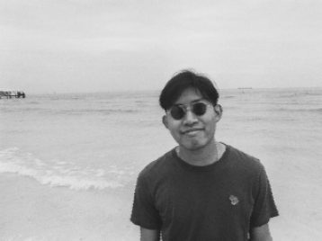 Varis Shnatepaporn, Business major & History of Art / Computer Science minor 